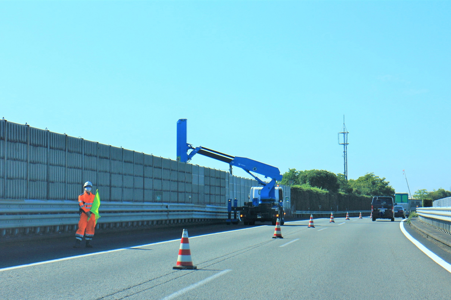 カラーコーン設置作業