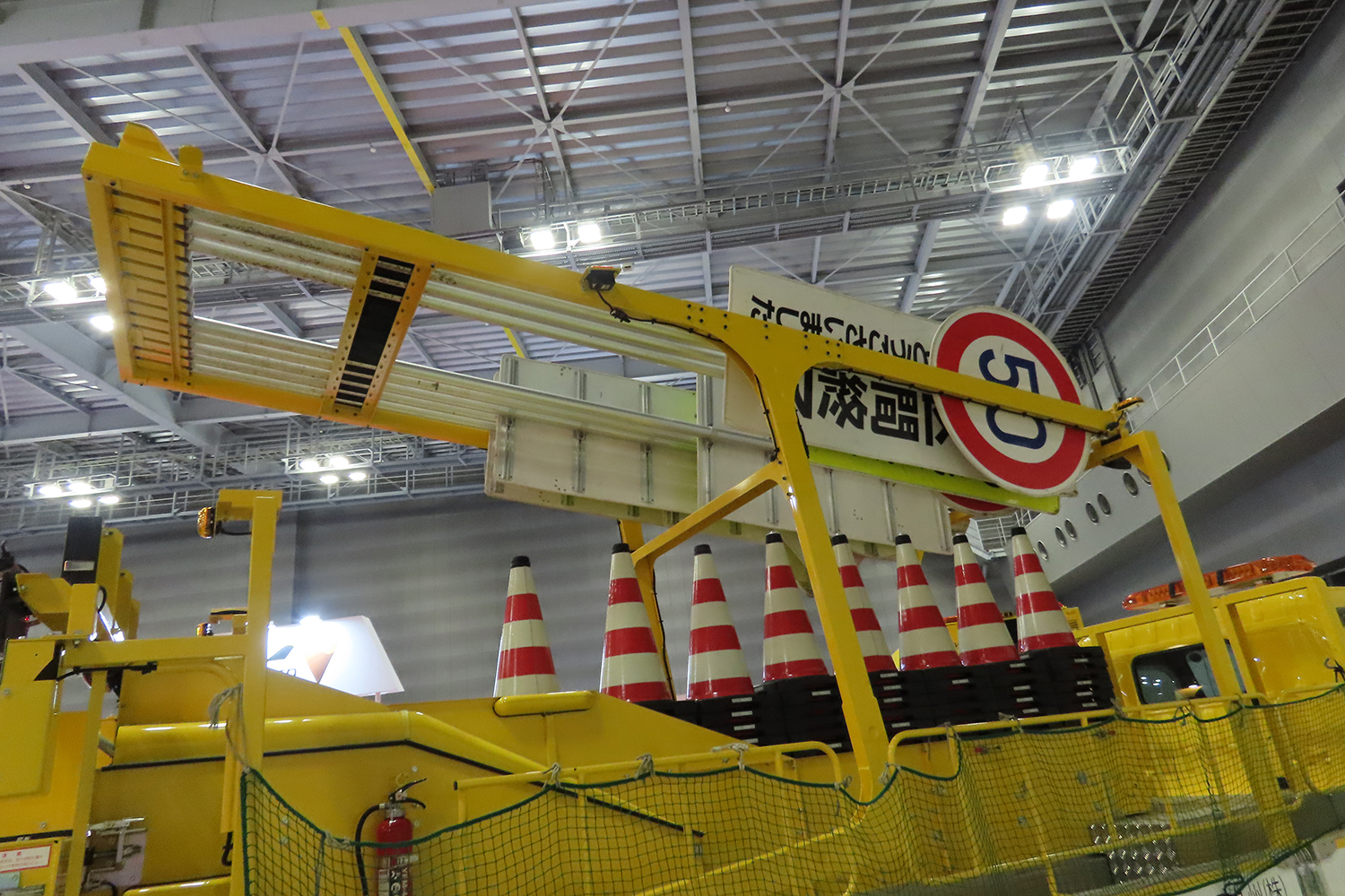 高速道路に置かれるカラーコーンの設置事情 〜 画像6