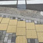 【画像】点字ブロックは視覚障がい者にとって文字どおり生命線！　「世界点字デー」の今日考えたい「ドライバー」も無関係じゃない点字ブロックの大切さ 〜 画像1