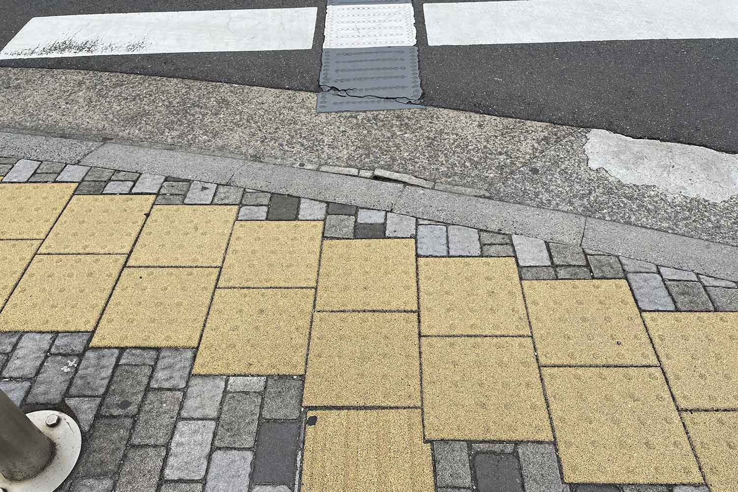 安全運転が上手い人ほど気にしている「点字ブロック」は道路からのサインだった 〜 画像1
