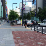 【画像】点字ブロックは視覚障がい者にとって文字どおり生命線！　「世界点字デー」の今日考えたい「ドライバー」も無関係じゃない点字ブロックの大切さ 〜 画像12