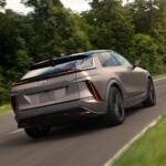 【画像】AMGとかMに匹敵するパフォーマンス！　キャデラックの「Ｖ」が狂気のバカッ速っぷりだった 〜 画像3