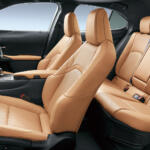 【画像】新色追加とユーティリティ面のアップデートでより上質な１台へ！　レクサスUX300hがマイナーチェンジを実施 〜 画像3