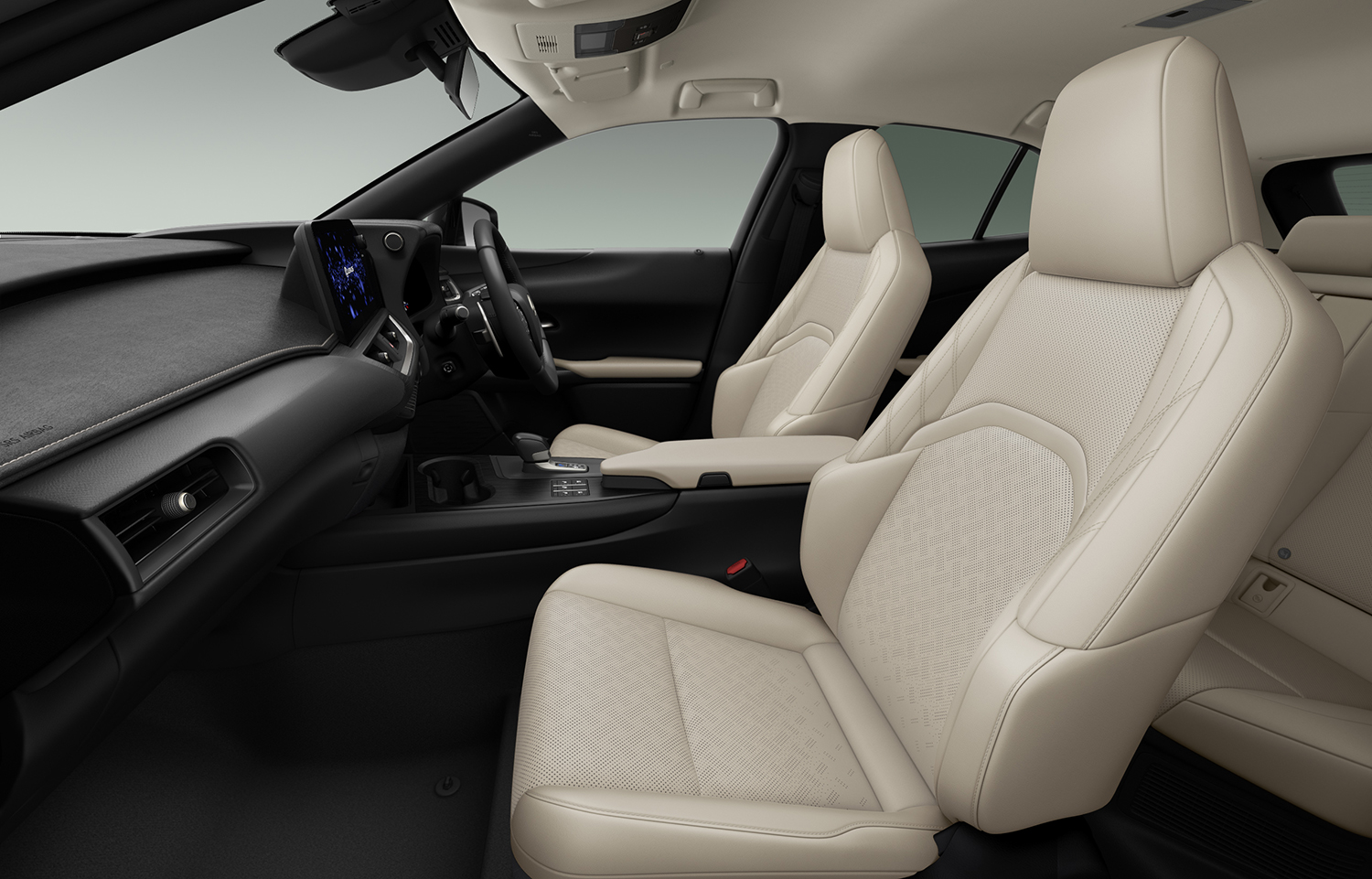 レクサスUX300hの車内