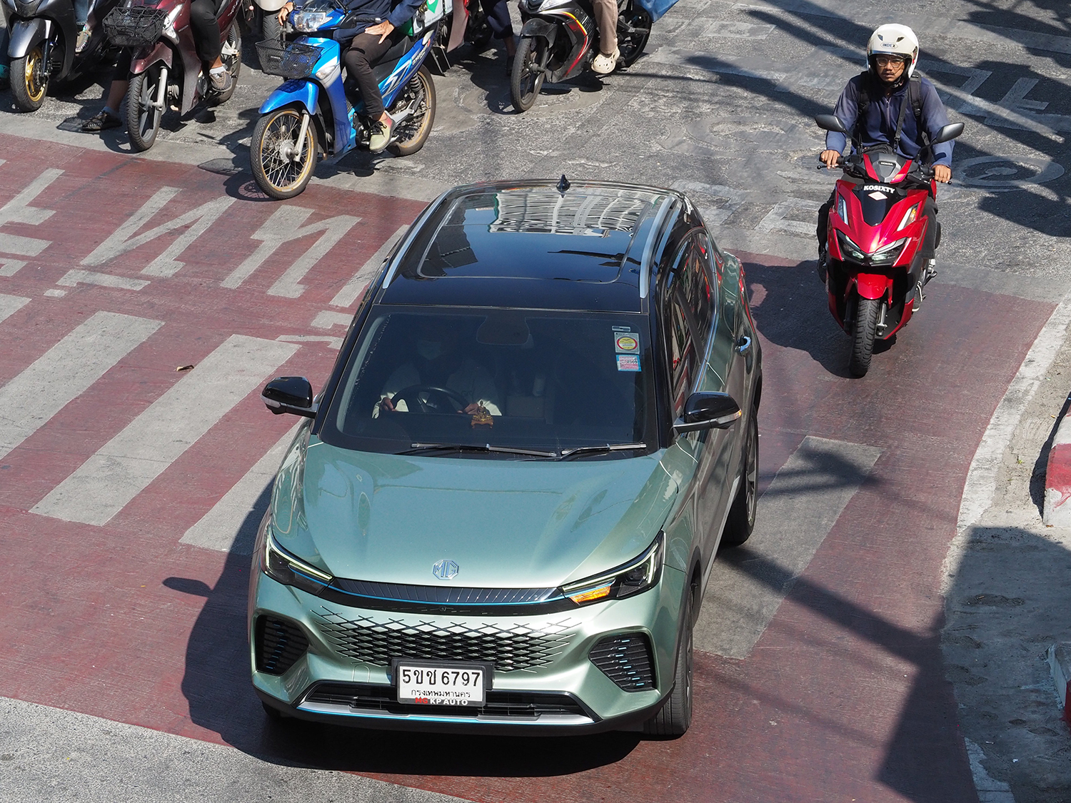 バンコクでは日産セレナとキックスが街を埋め尽くしていた 〜 画像20