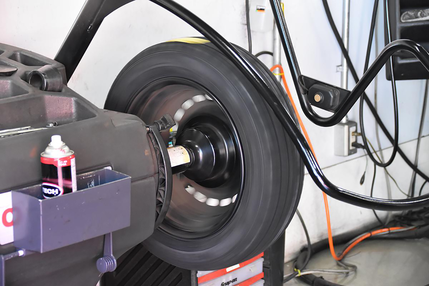 ホイールバランスの「センター取り」と「ピッチ取り」の違いとは