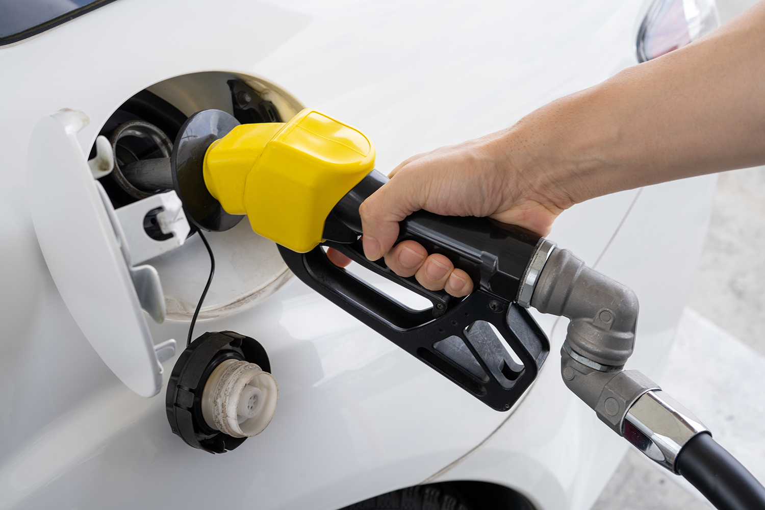 ハイオクを給油するイメージ