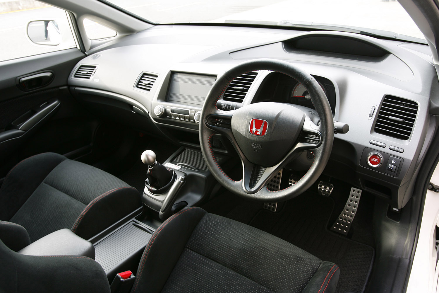 ホンダ・シビックタイプR（FD2）の車内 〜 画像22