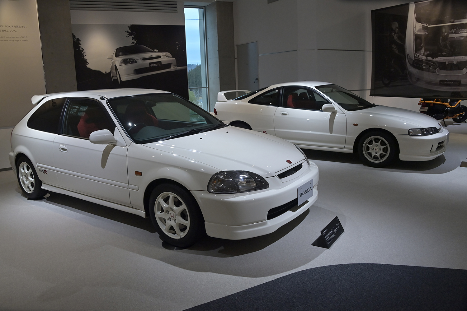 ホンダ・シビックタイプR（EK9）とインテグラタイプR（DC2）