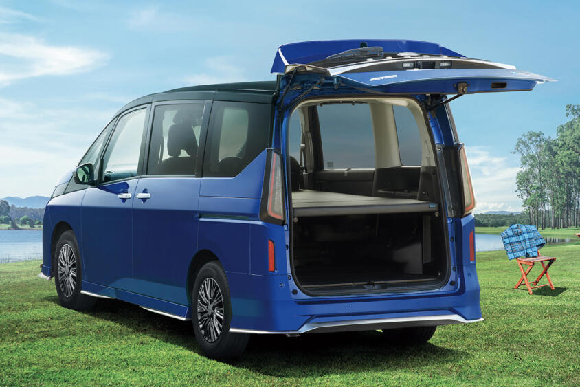 このままいくと「車中泊の日産」と呼ばれる日も遠くない！　日産セレナに設定された「マルチベッド」と「マルチボックス」がカーライフを10倍楽しくする