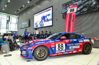 TOYOTA GAZOO Racing GR86/BRZ Cupに参戦するチームタクティがトークショーを開催