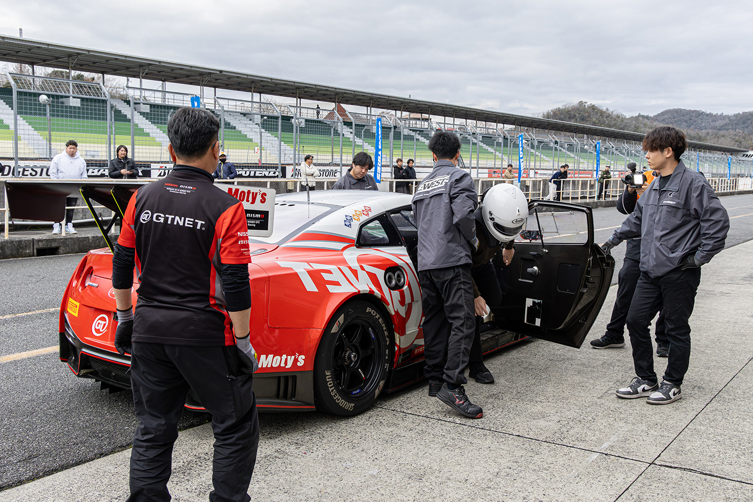 　「オートメッセリアルin岡山国際サーキット2025」にてGT NETがGTマシンの同乗体験を開催 〜 画像17