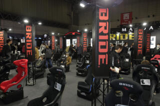 国産シートブランド「ブリッド」ブースでは最新シートを一気に試せるぞ【東京オートサロン2026】