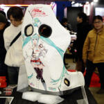 【画像】ずらり並んだシートを一気座りで比べたら即購入！　BRIDEブースなら絶対後悔しないシート選びができる【東京オートサロン2026】 〜 画像2