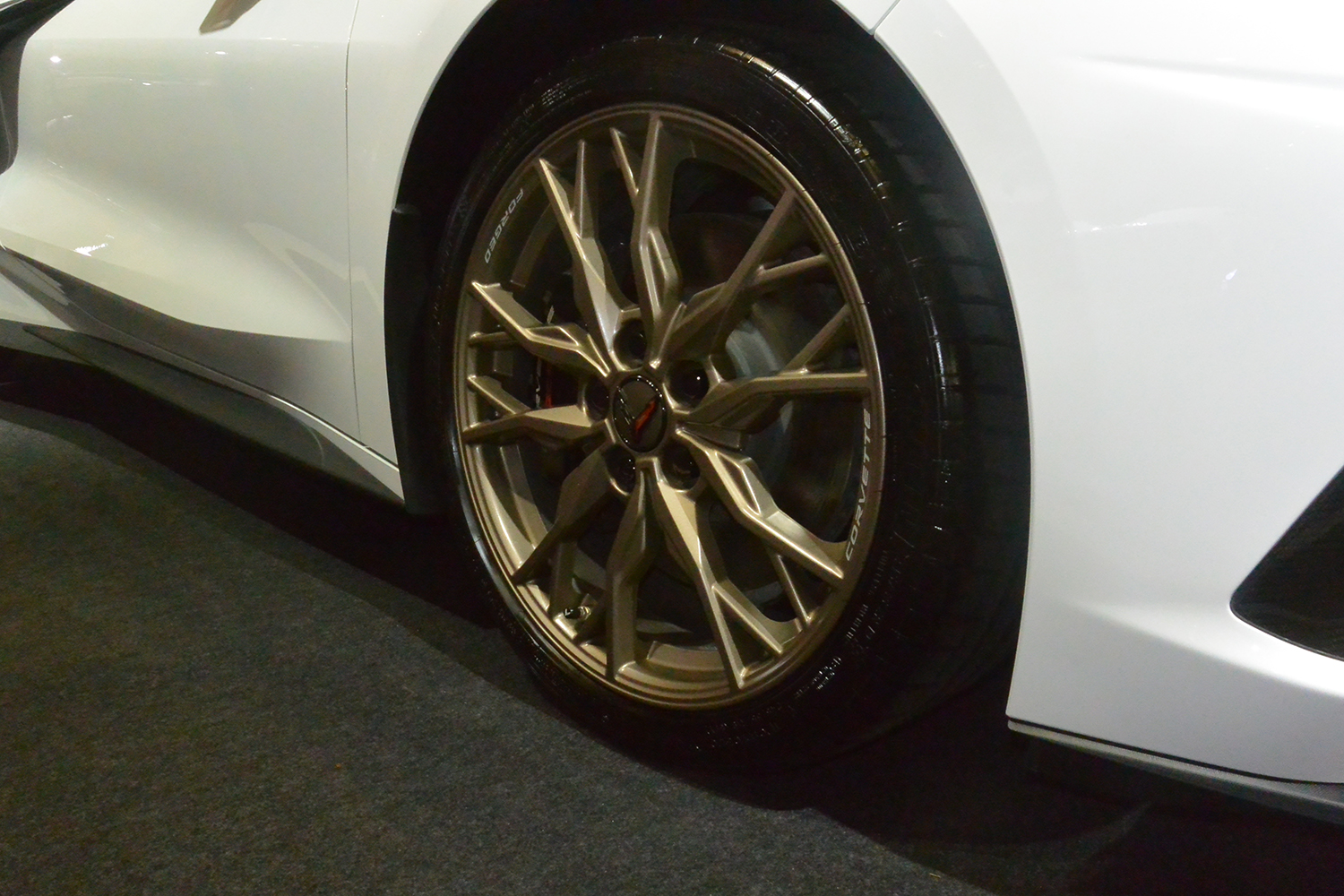 走りと見た目の両方を極めた特別仕様車「シボレー・コルベットZ06 Santorini Edition」が登場【東京オートサロン2026】 〜 画像2