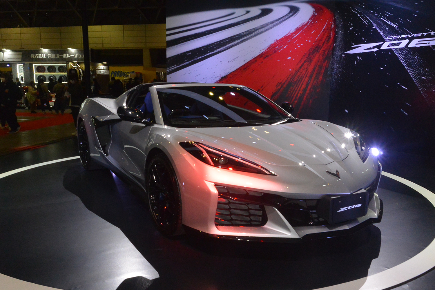走りと見た目の両方を極めた特別仕様車「シボレー・コルベットZ06 Santorini Edition」が登場【東京オートサロン2026】 〜 画像4