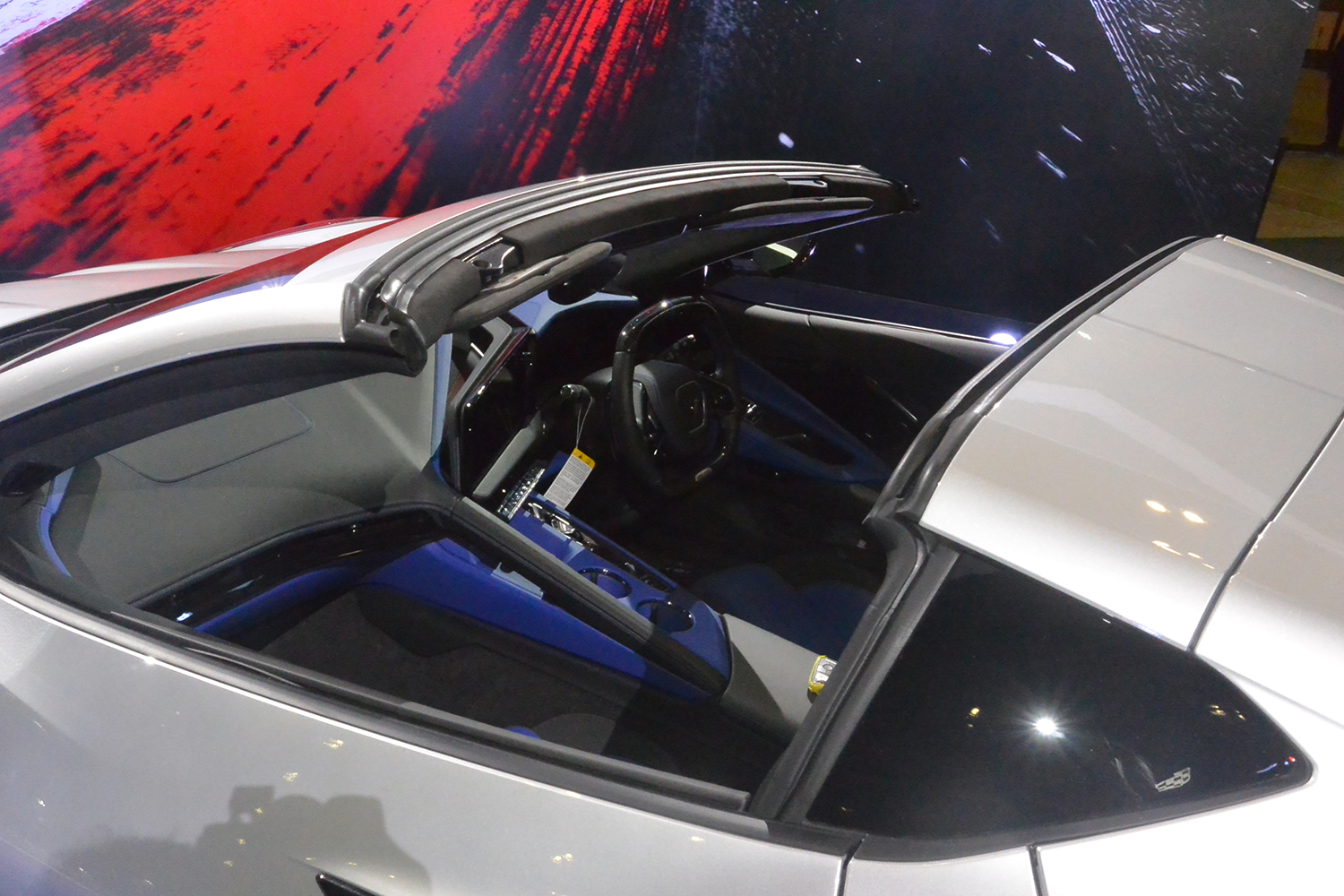 走りと見た目の両方を極めた特別仕様車「シボレー・コルベットZ06 Santorini Edition」が登場【東京オートサロン2026】 〜 画像5