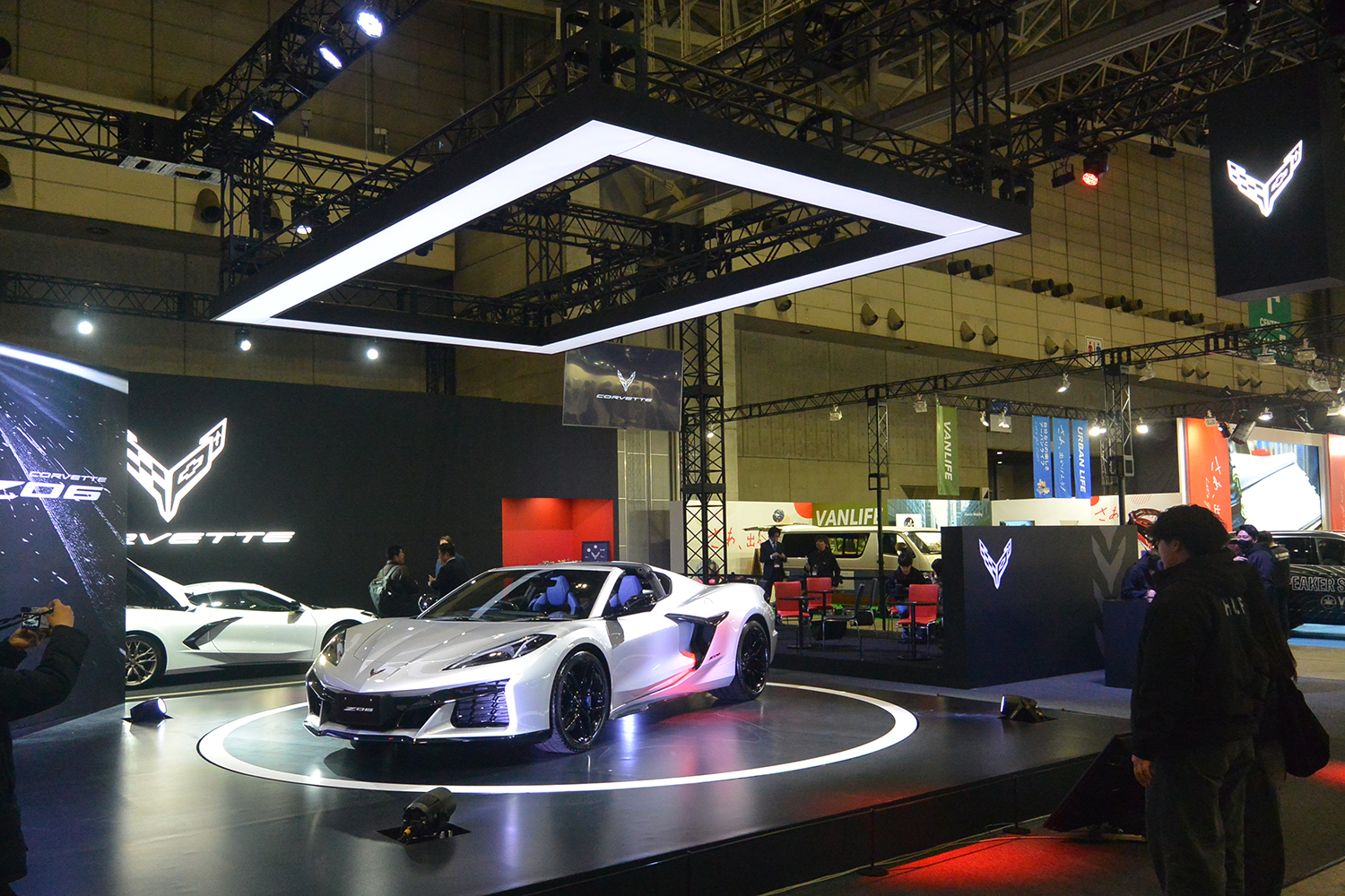 走りと見た目の両方を極めた特別仕様車「シボレー・コルベットZ06 Santorini Edition」が登場【東京オートサロン2026】 〜 画像9