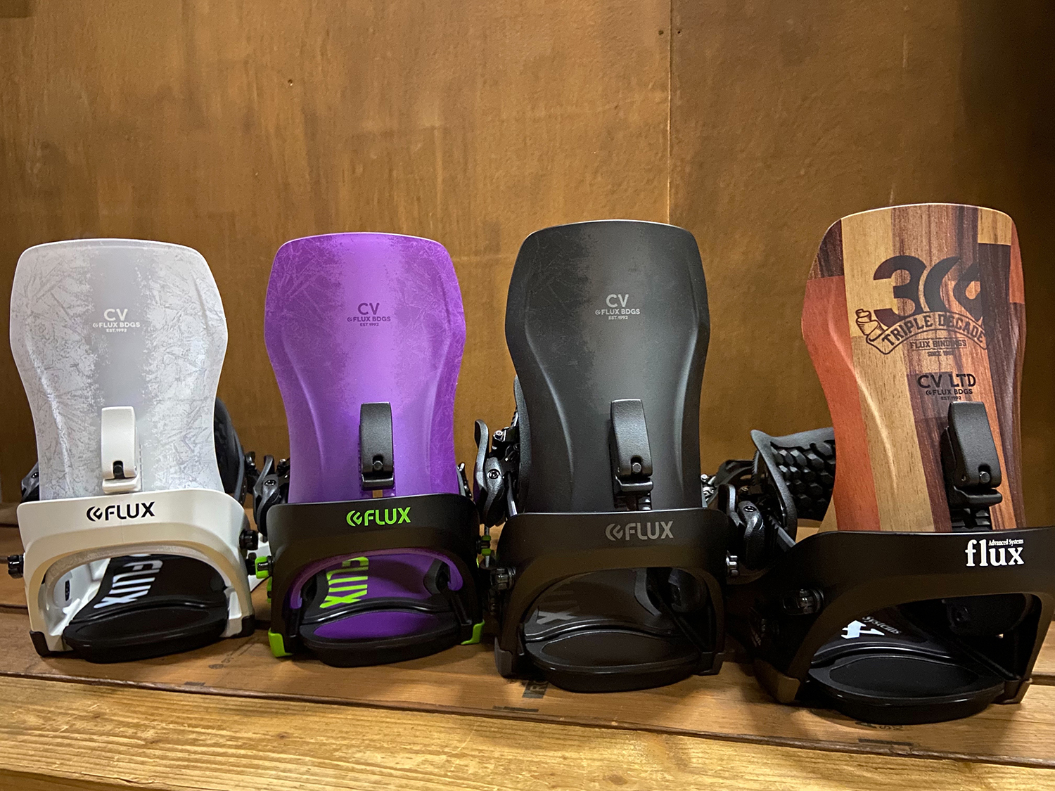 クルマ関連のブランドが関わっているスノーボードギアがあった 〜 画像2