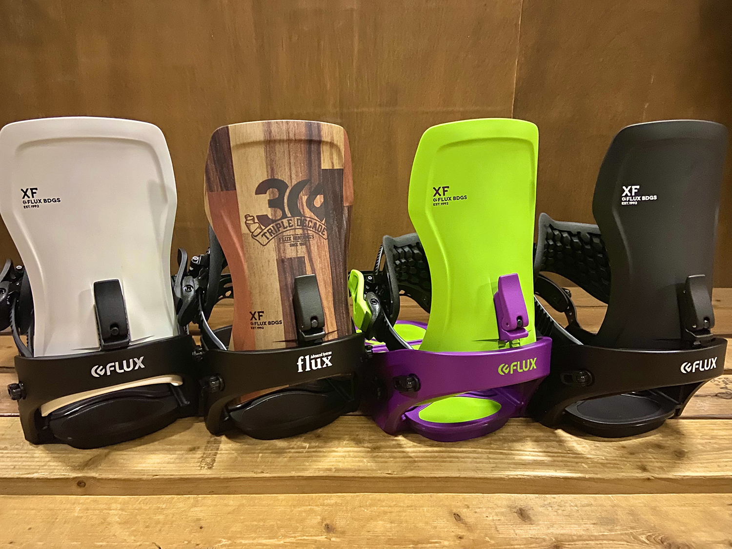 クルマ関連のブランドが関わっているスノーボードギアがあった 〜 画像3