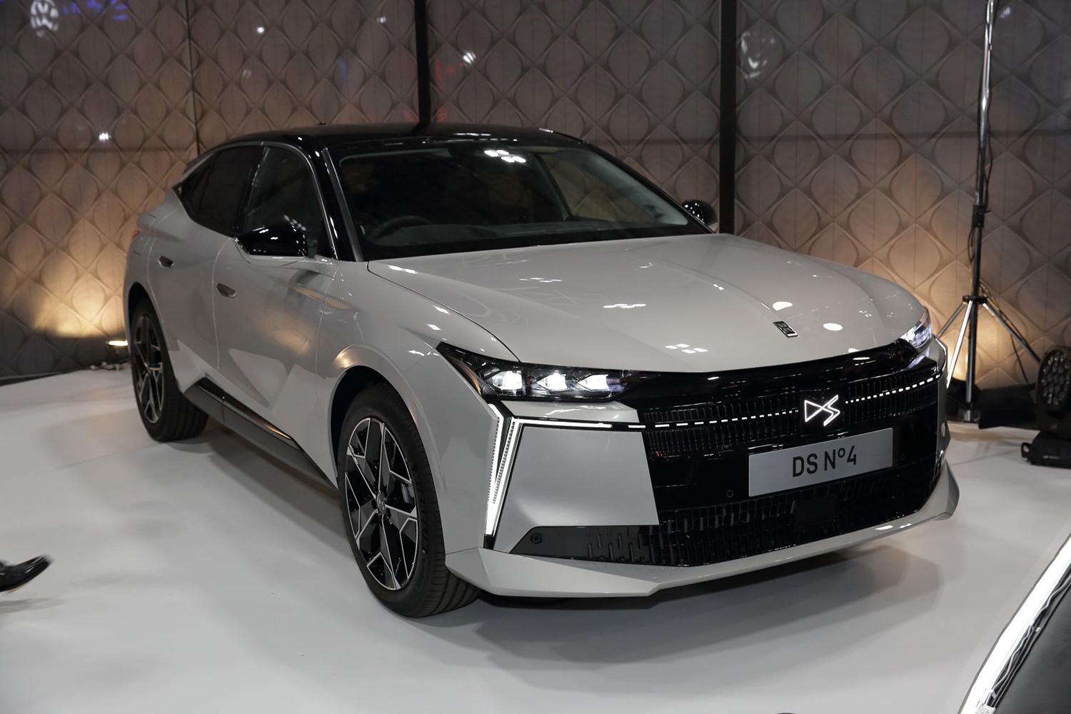 東京オートサロン2026のステランティスブースの様子