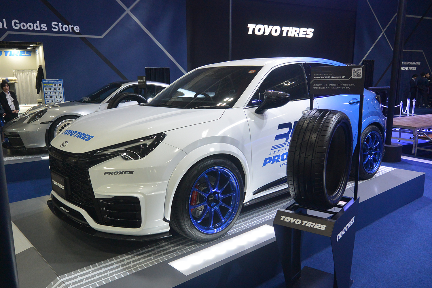 東京オートサロン2026のTOYOタイヤブースの様子