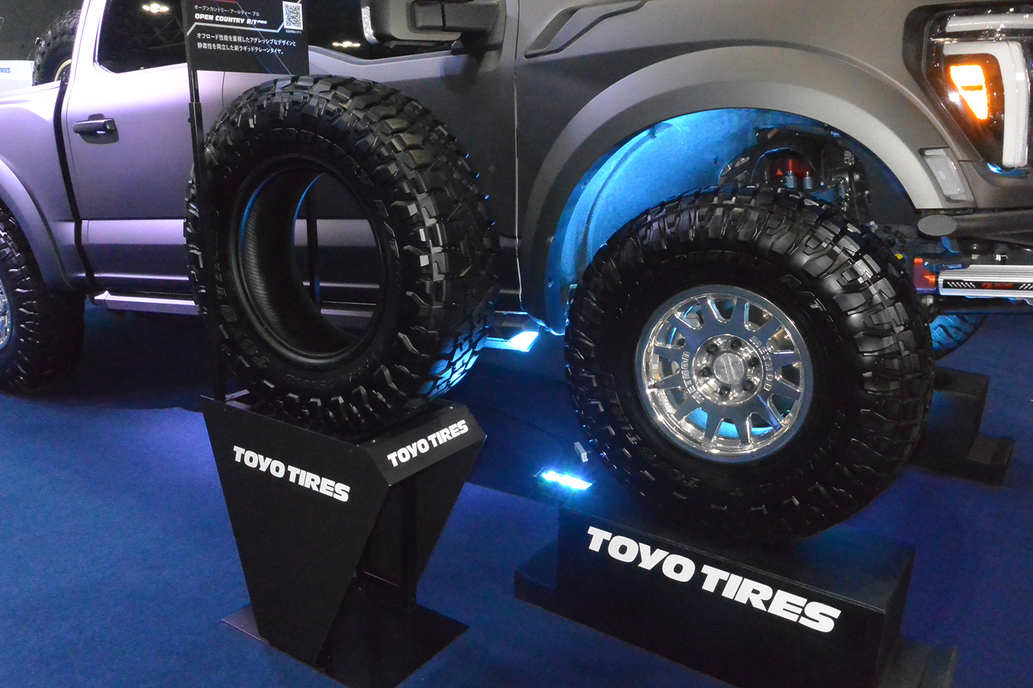 東京オートサロン2026のTOYOタイヤブースの様子