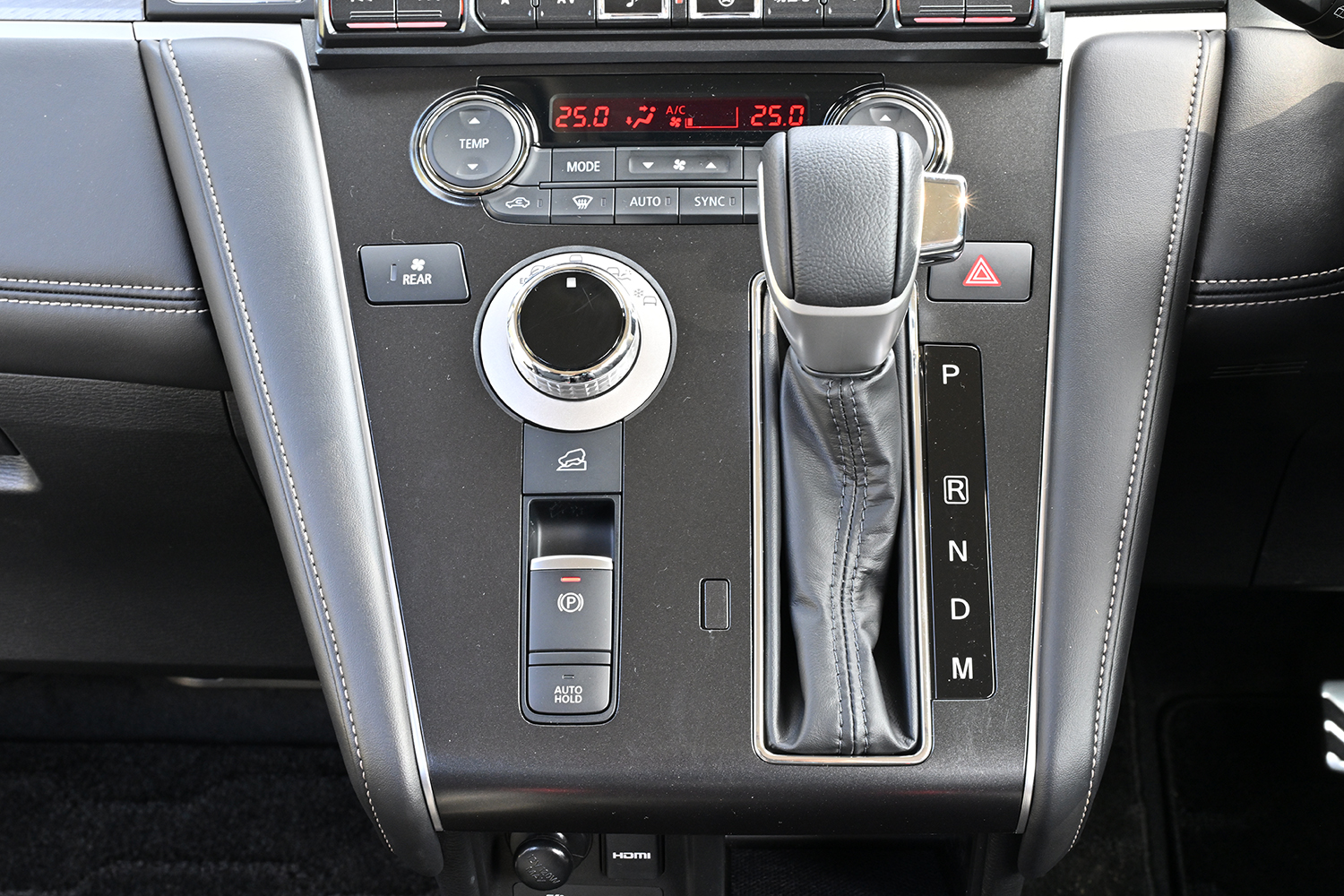 三菱デリカD:5のインパネ 〜 画像20