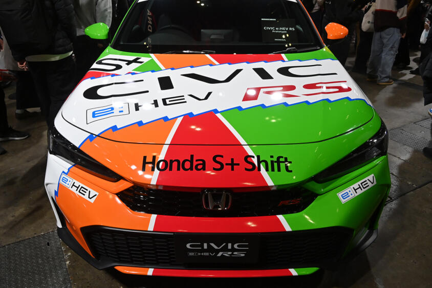 伝説のレーシングカーのカラーリングが令和に復活！　JACCSカラーのシビックハイブリッドの正体とは？
