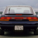 イマドキの新車で流行中の「一文字テールランプ」！　斬新……かと思いきやかつて結構採用されていたデザインだった