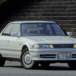 【画像】イマドキの新車で流行中の「一文字テールランプ」！　斬新……かと思いきやかつて結構採用されていたデザインだった 〜 画像4