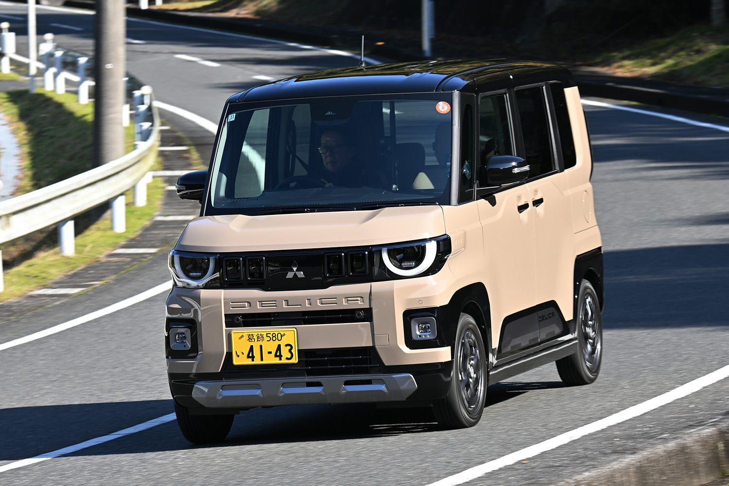 三菱デリカミニ