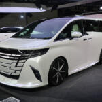 【画像】純正でココまでやるとは……モデリスタ攻めまくり！　目立ちまくりの「アルファード コンセプト」を作った人に直撃インタビュー!!　【東京オートサロン2026】 〜 画像2