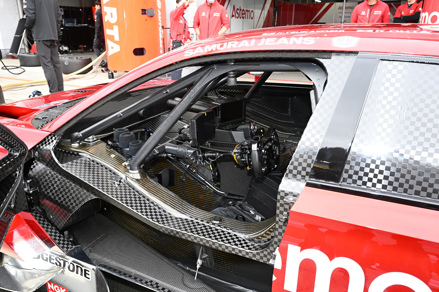 GT500車両の車内 〜 画像14