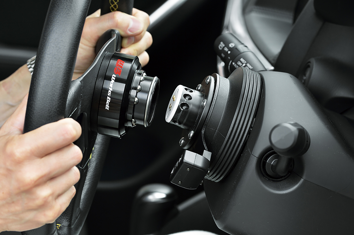 カスタムカーユーザーで大人気な「クイックリリースボス」ってなんだ？