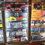 【画像】「読めなくても日本語表記のままがいいんだよ！」　台湾のカー用品店でわんさか並ぶ「日本メーカーの品」が中国語になっていないワケ 〜 画像12