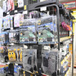 【画像】「読めなくても日本語表記のままがいいんだよ！」　台湾のカー用品店でわんさか並ぶ「日本メーカーの品」が中国語になっていないワケ 〜 画像29