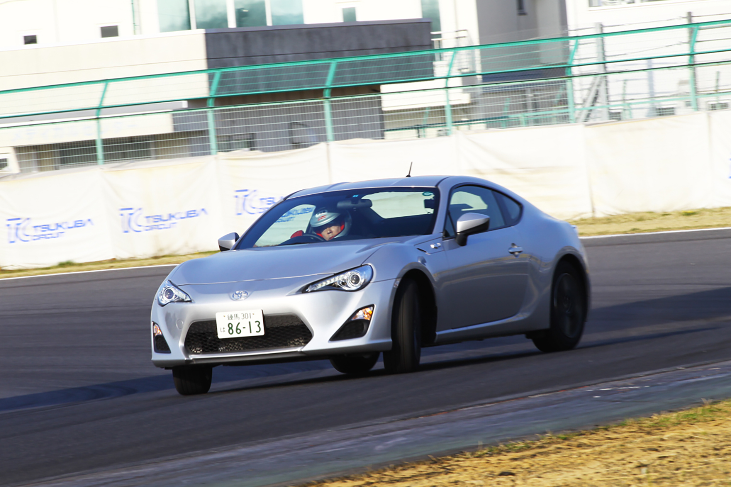 カウンターステアのイメージ