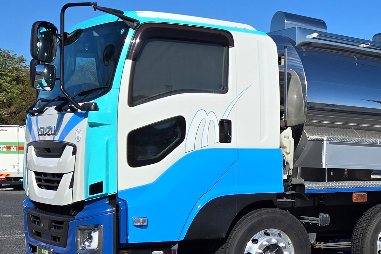 トラックの安全確認窓のイメージ