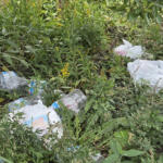 【画像】一般人立ち入り禁止エリアに散乱するゴミ！　港湾施設周辺のマナーが酷すぎる!! 〜 画像3