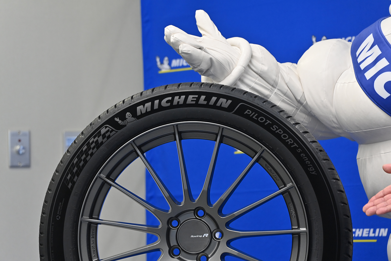 ミシュランの最新作「パイロットスポーツ5エナジー」と「プライマシー5エナジー」が想像以上に凄かった 〜 画像9