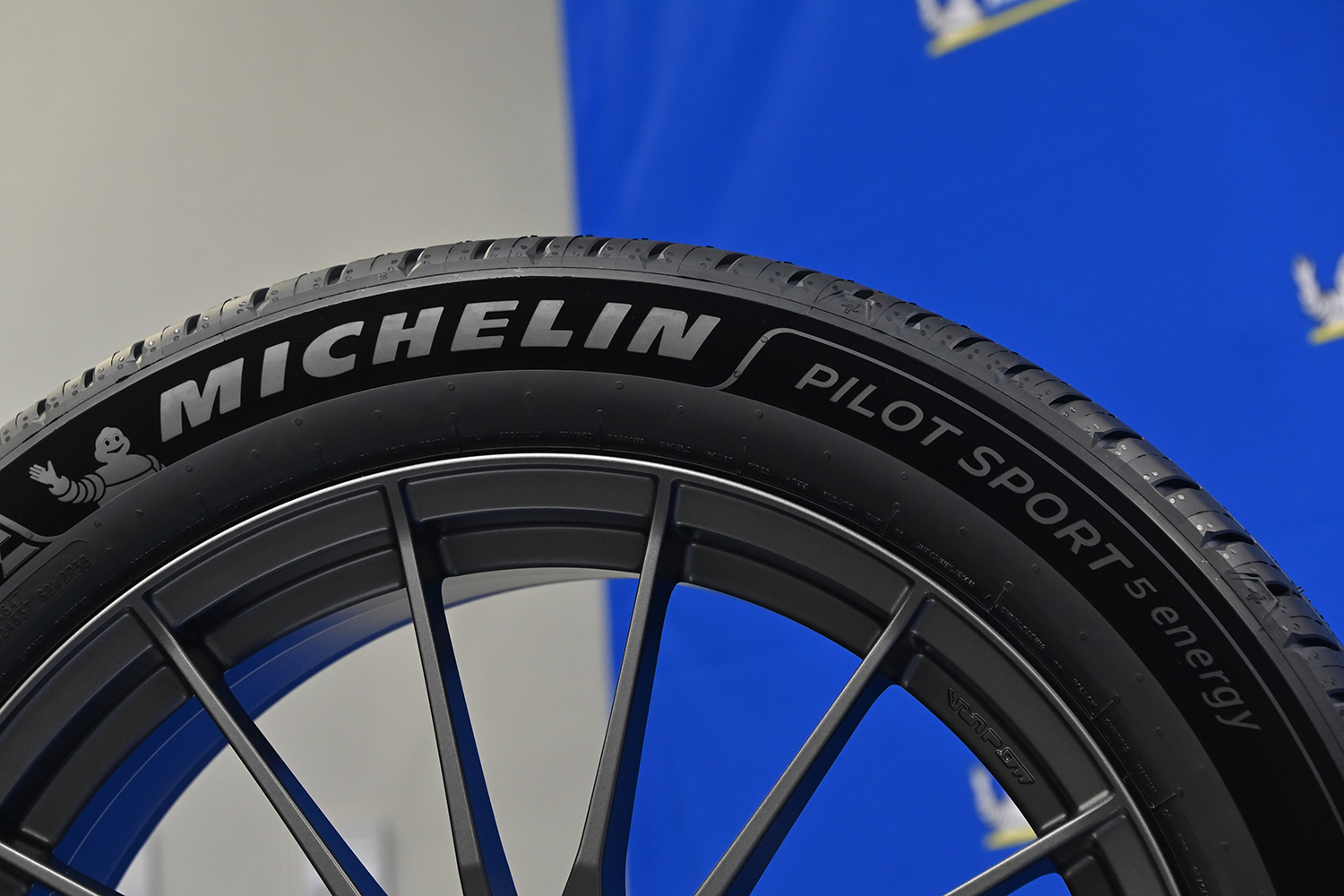 走行性能を磨きつつ環境性能もバッチリってミシュランの魔法か？　相反する２性能を高めた「いますぐ履いてみたい」新タイヤ２本が爆誕!!