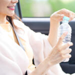 【画像】タバコや飲食は「ながら運転」にはならない？　直接取り締まる法律はないが「違反になる可能性」はゼロじゃない 〜 画像3