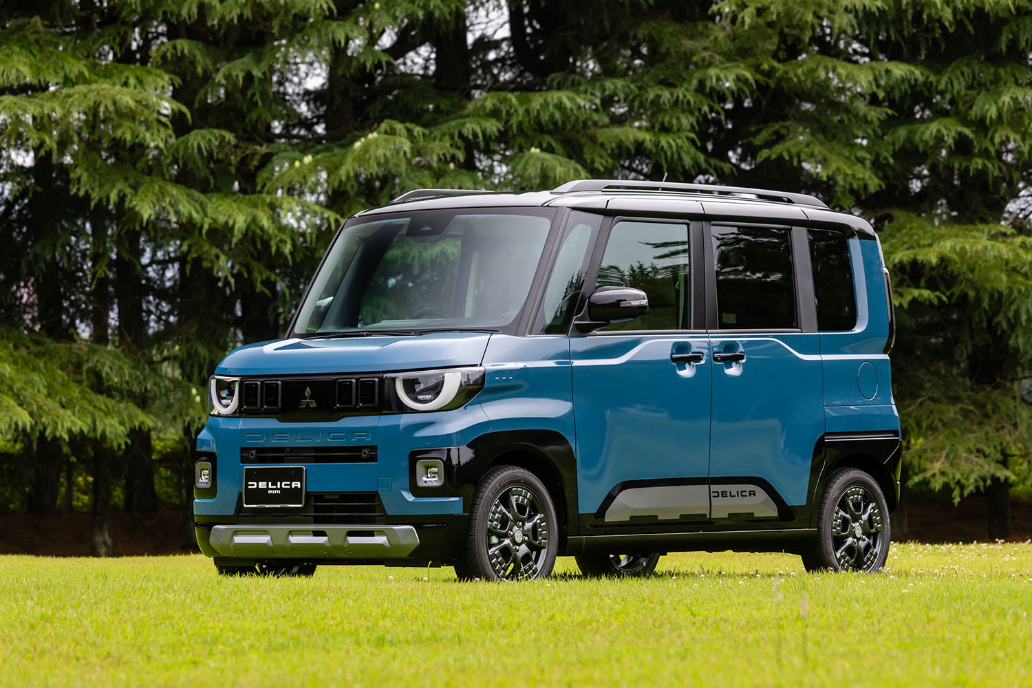 三菱デリカミニのフロントスタイリング