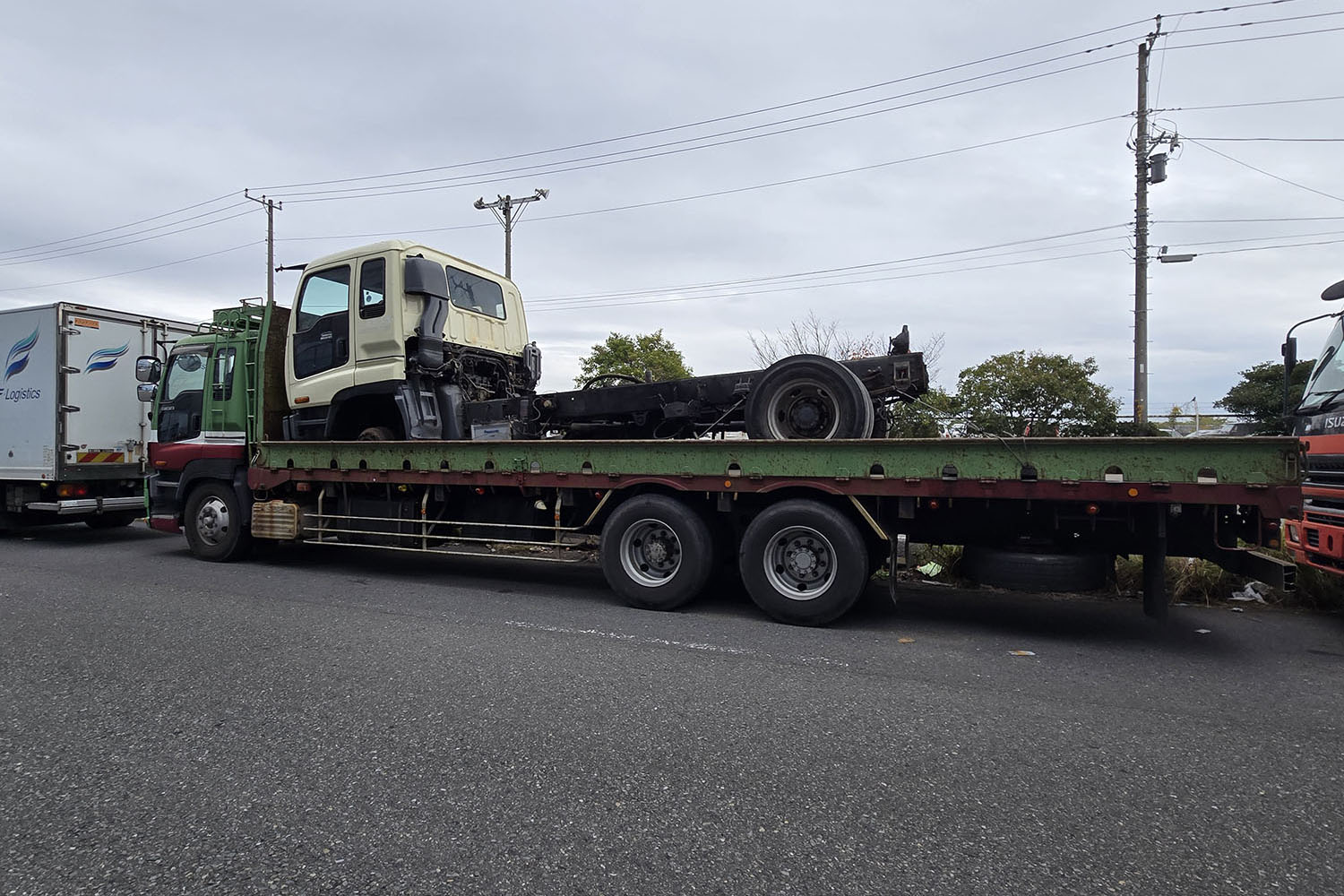 親子積みされたトラック