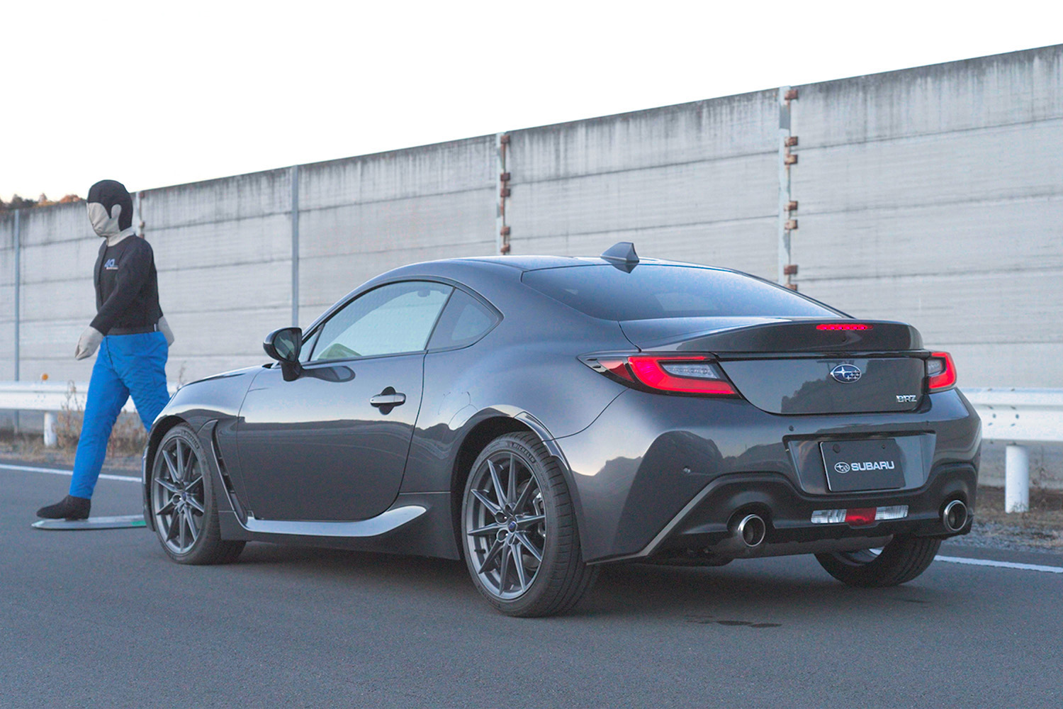 スバルBRZのアイサイト装備MT車で試してみたら高速道路の全車追従機能が楽チンすぎた