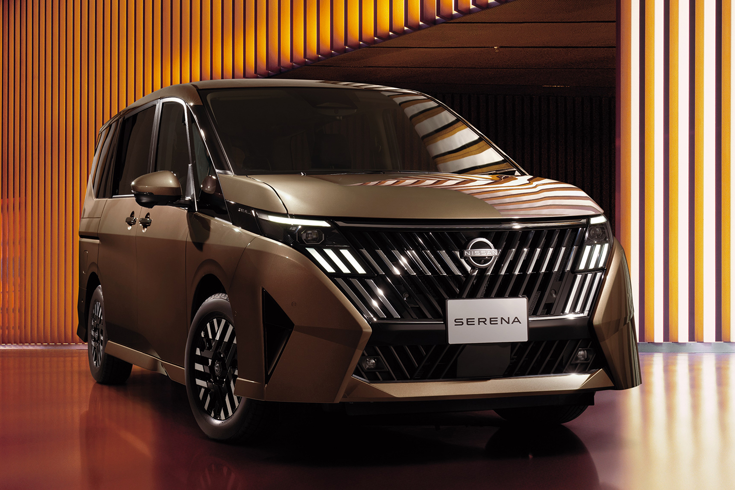 日産セレナ・ルキシオンのフロントスタイリング