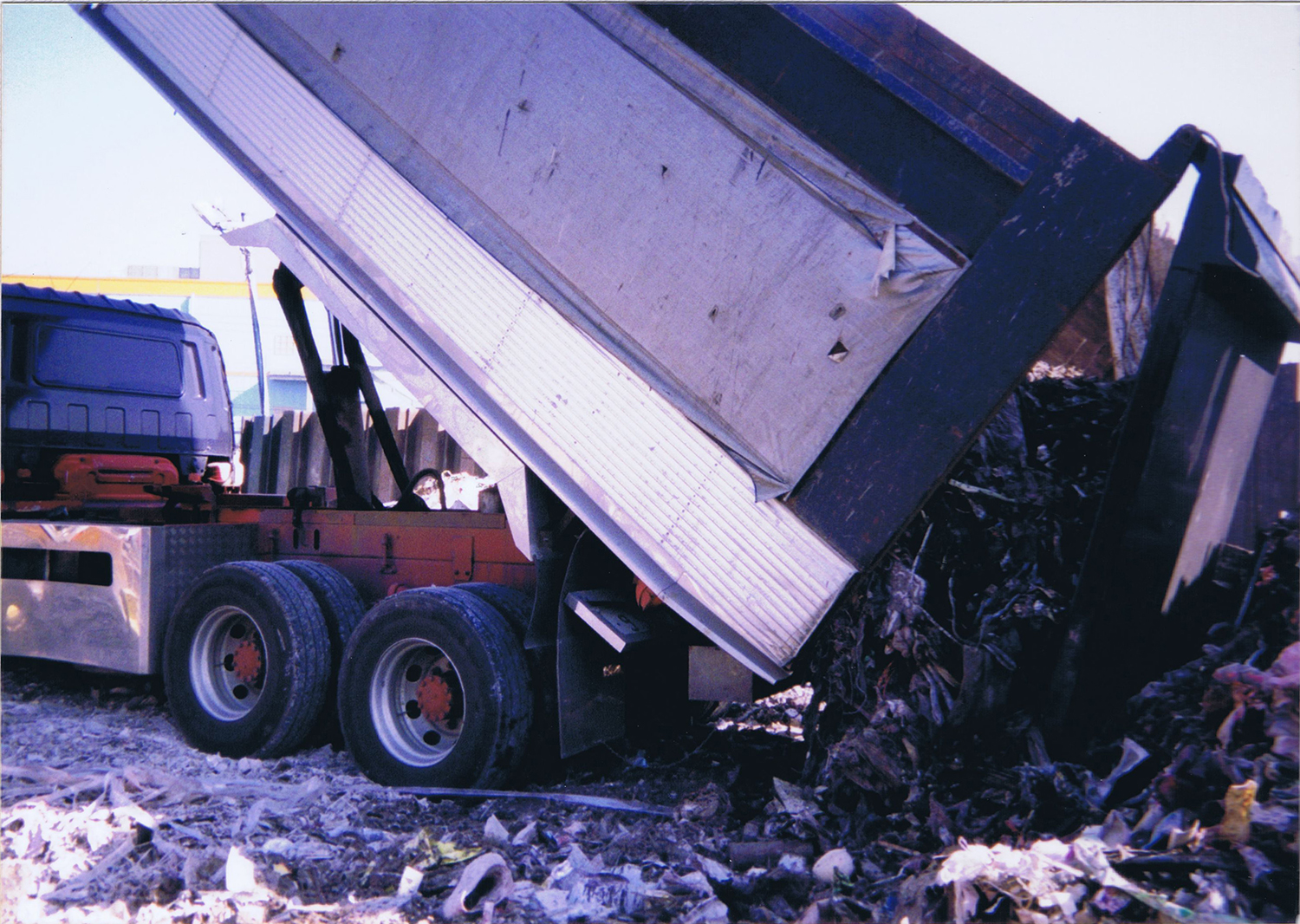 迷惑な改造トラックは即刻消えるべき!! 〜 画像1