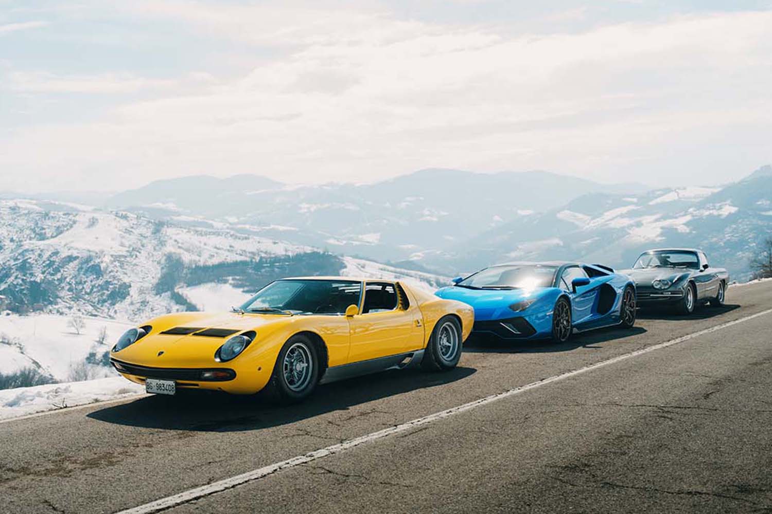 ランボルギーニ・ミウラとアヴェンタドールと400GT