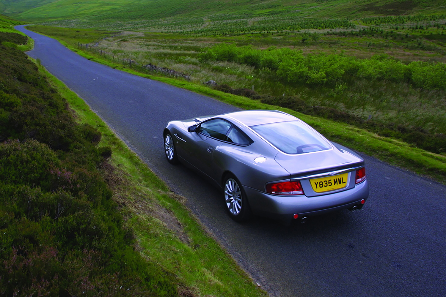 V12ヴァンキッシュはフェラーリに「打ち勝つ」ために誕生した【21世紀スーパーカーFILE #003】 〜 画像1